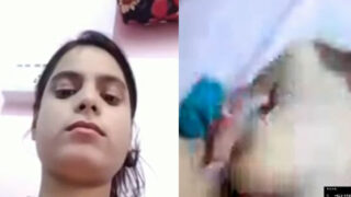 Desi girl video call sex karti hui